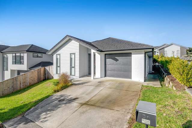 Modern 3-bedroom home, Pacific Heights Orewa