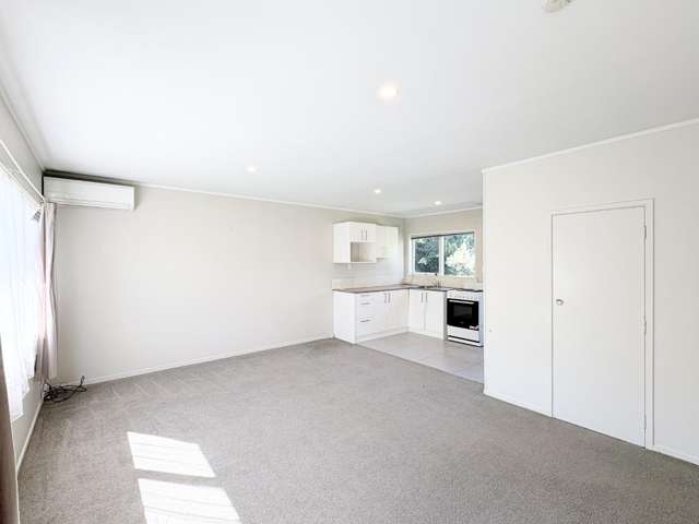 Two bedroom Unit in Central Hillcrest