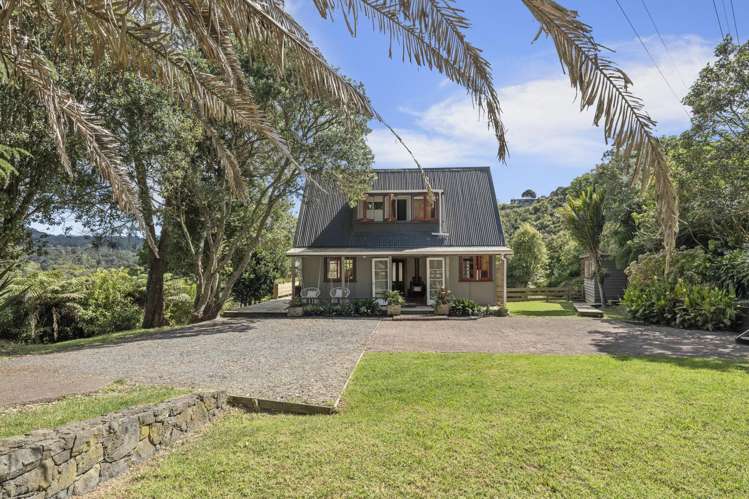 33d Landing Road Titirangi_1