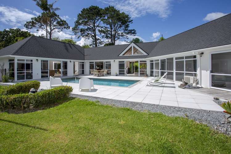 30 Bernard Magnus Lane Greenhithe_4