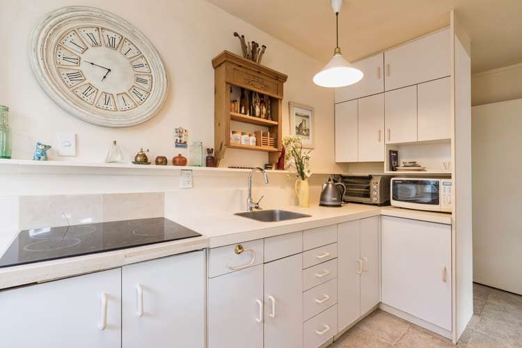 3/113 Landscape Road Mount Eden_12