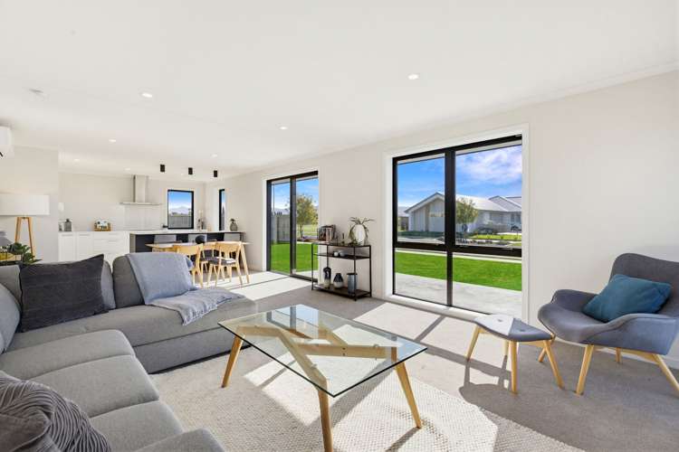 31 Whitehall Drive Springlands_12