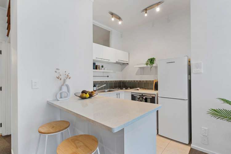 1b/10 Crummer Road Grey Lynn_7