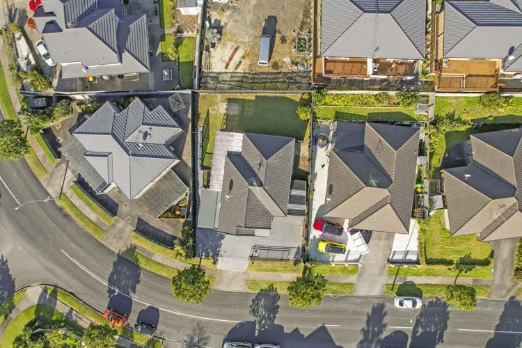 13 Arrowsmith Drive Clover Park_22