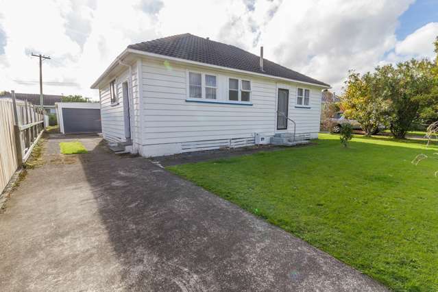 13 Barton Grove Naenae_1