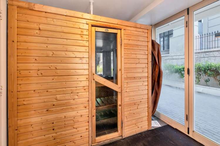 2105/10 Waterloo Quadrant Auckland Central_12