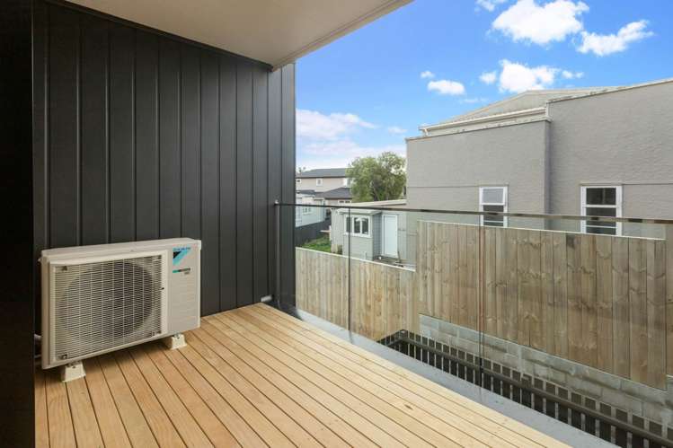 F/345 Great South Road Greenlane_11