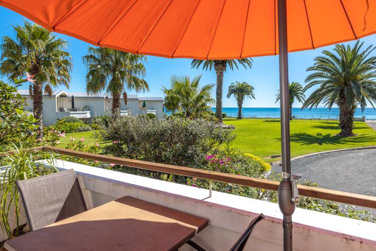 4/23 The Strand Onetangi_2