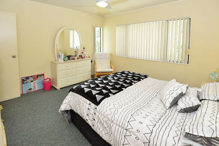 48 Hewlett Road Massey_12