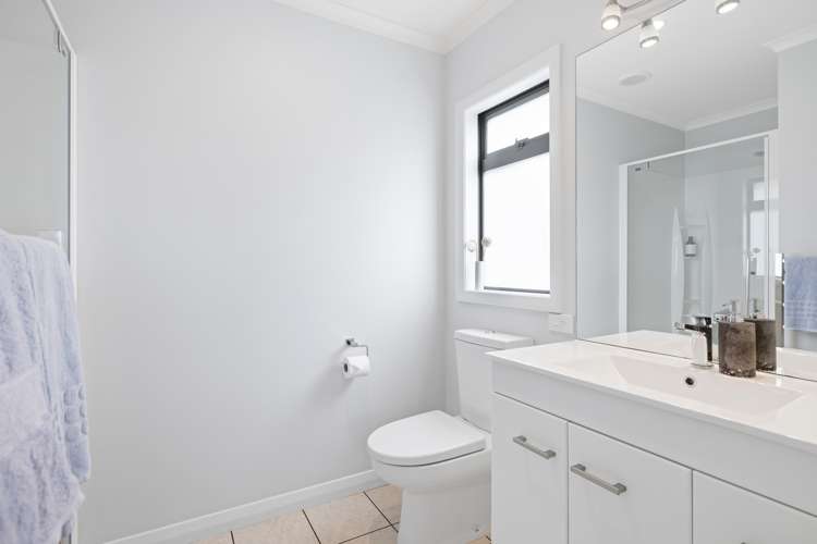 1 Holcombrooke Lane Welcome Bay_21