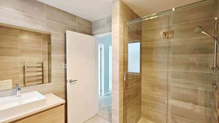 12 Fernhill Way Oteha_23