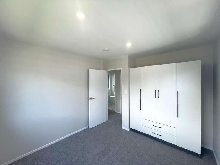 B/54 Royal View Road Te Atatu South_9