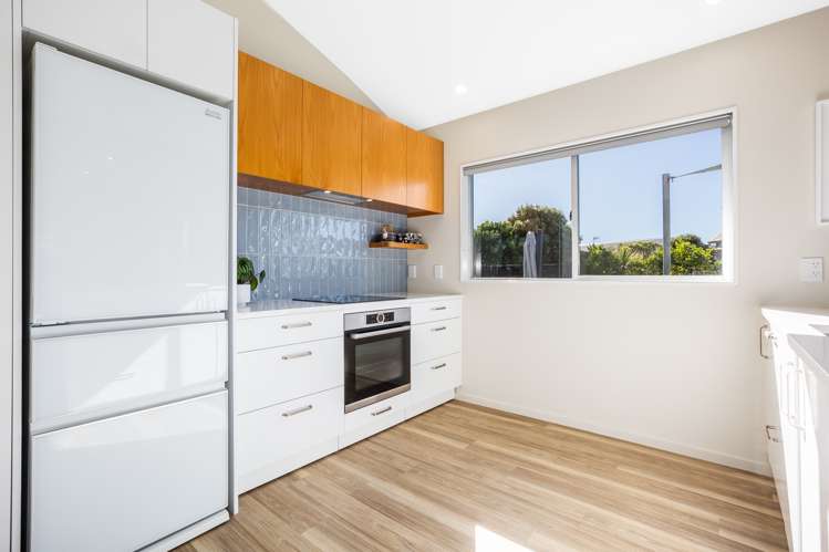 141 Field Way Waikanae Beach_6