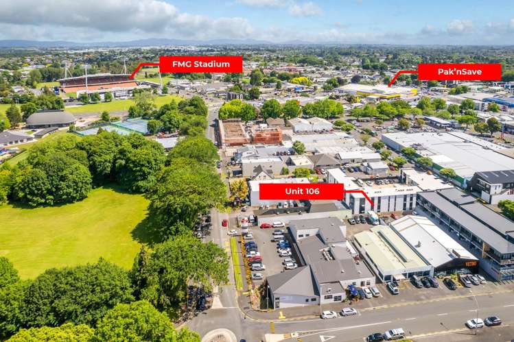 106/17 Vialou Street Hamilton Central_13