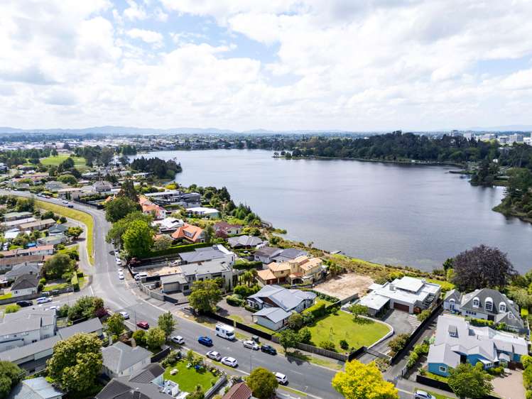 58 Lake Crescent Hamilton Lake_34