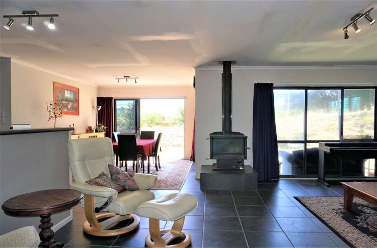 1 Barclay Grove Hokio Beach_5