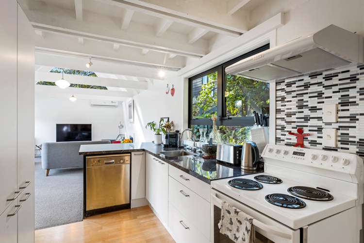 5/8 Elphinstone Avenue Strathmore Park_9