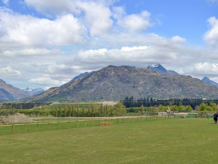 7 Cotswold Court Lower Shotover_13