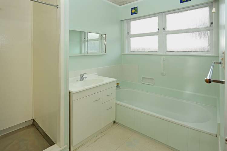 18 Miltonia Avenue Te Atatu South_11