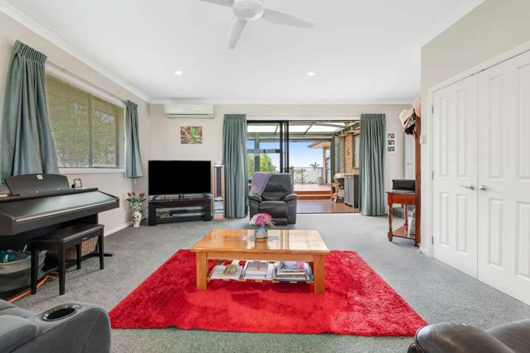 125 Grovenor Drive Orewa_9