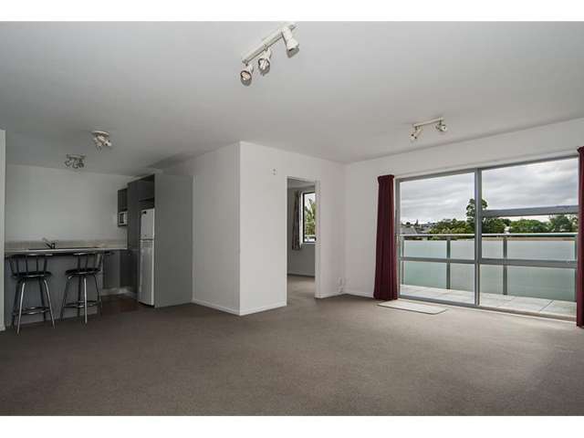 2e/86a Rockfield Road Penrose_3