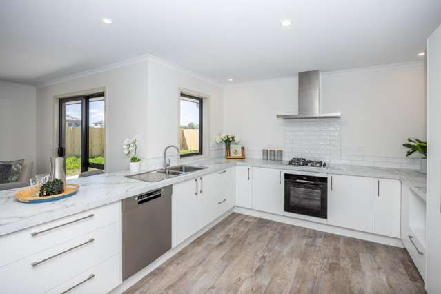 16 Korako Lane 500153_1