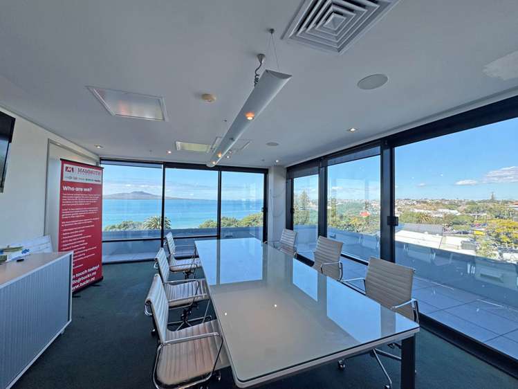 Unit 5/95 Hurstmere Road Takapuna_1
