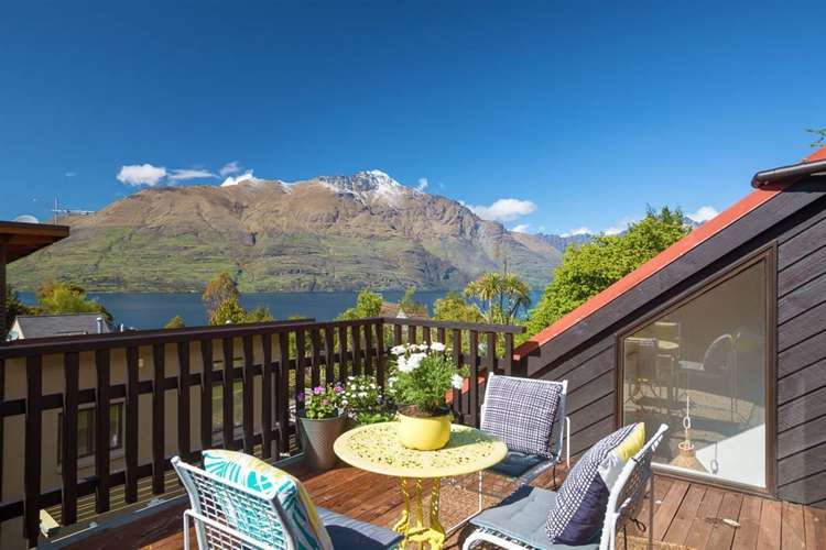 18a Arawata Terrace Fernhill/Sunshine Bay_2