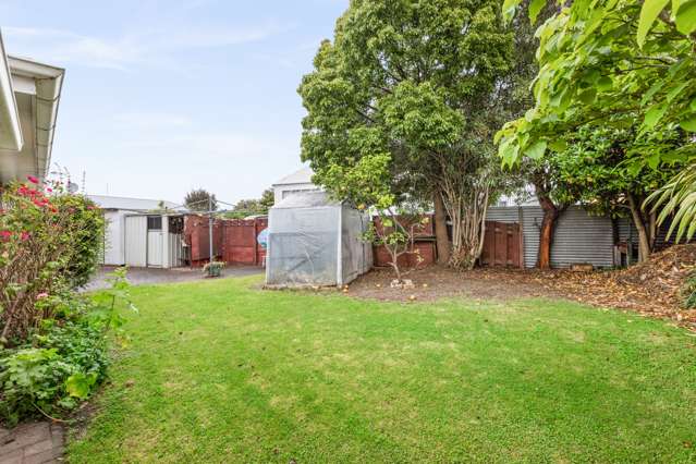 2/24 Oxford Street Taradale_4