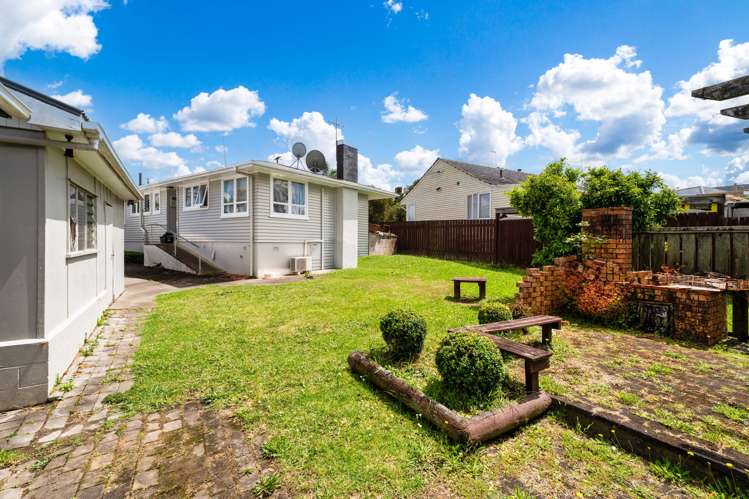 39 Coniston Avenue Te Atatu South_1