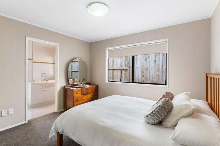 36 Butley Drive Farm Cove_12