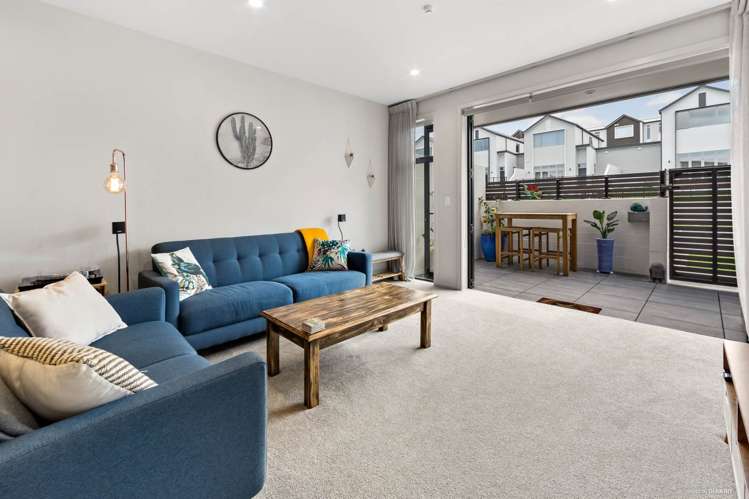 32/4 Stables Lane Silverdale_2