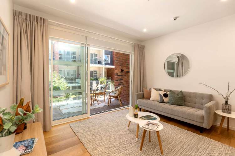 06/54g Surrey Crescent Grey Lynn_4