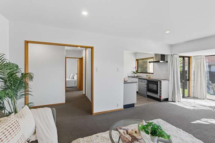 1/4 Broadbent Street Riccarton_11