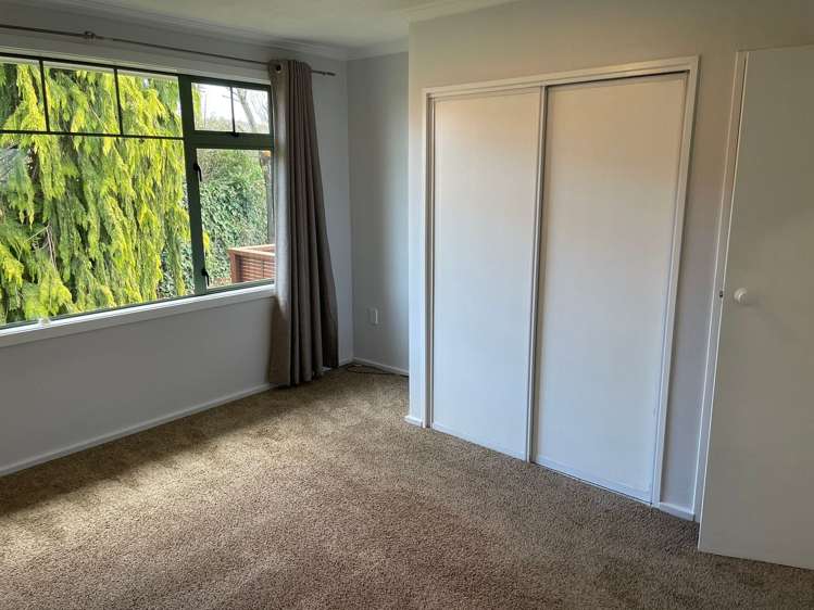 5 Holyhead Street Outram_13