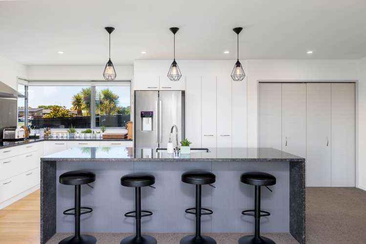 21 Flaxon Place Burwood_9