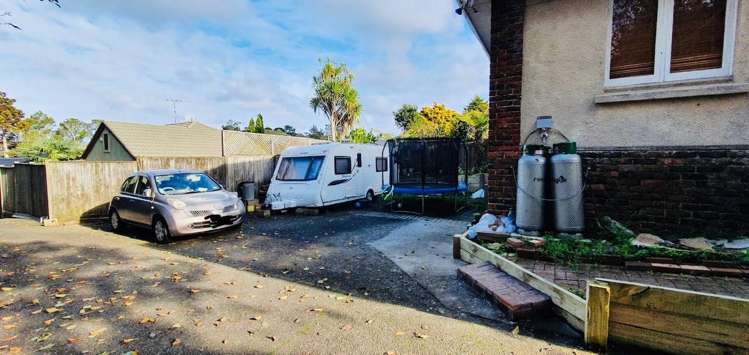 8 Golf Road New Lynn_18