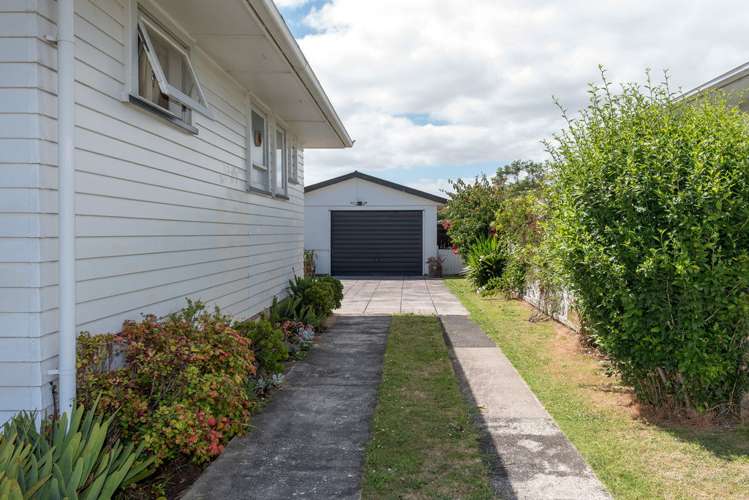 26 Awatere Street Clover Park_20