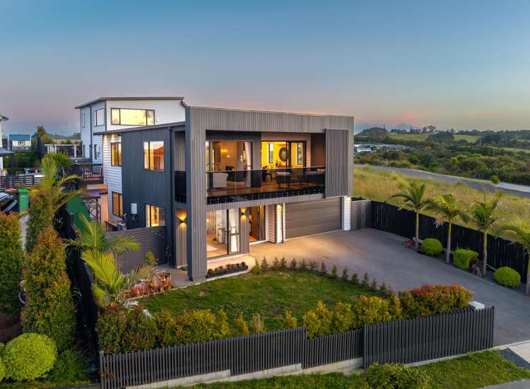 4 Hapukupuku Avenue Beachlands_0