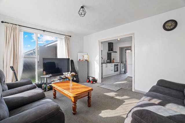 Smart Investment in Prime Location!