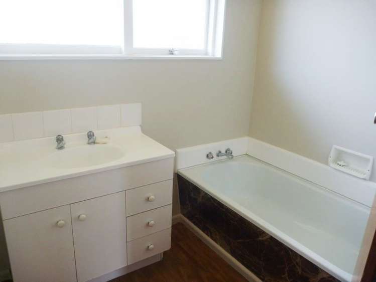 6 Hussar Place Hoon Hay_9