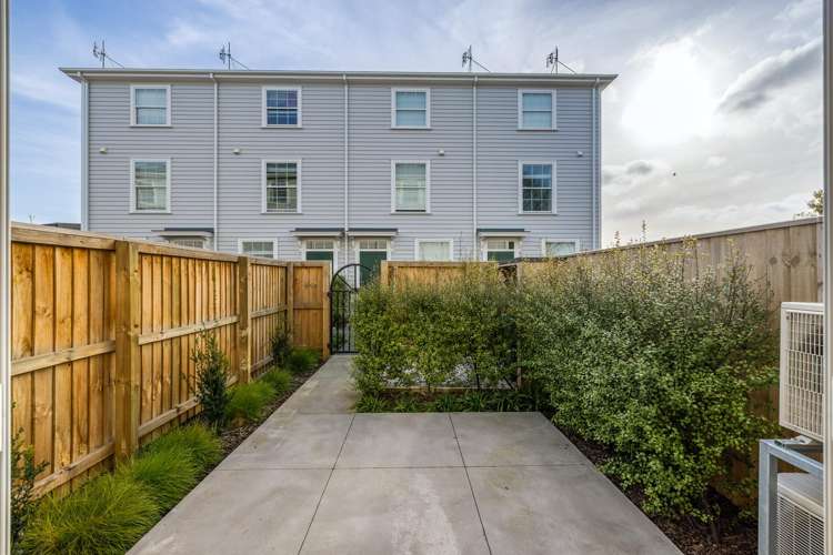 6/11 Bunyan Street Waltham_17