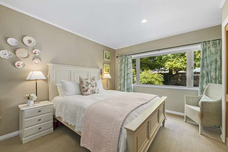 2 Barton Road Heretaunga_18