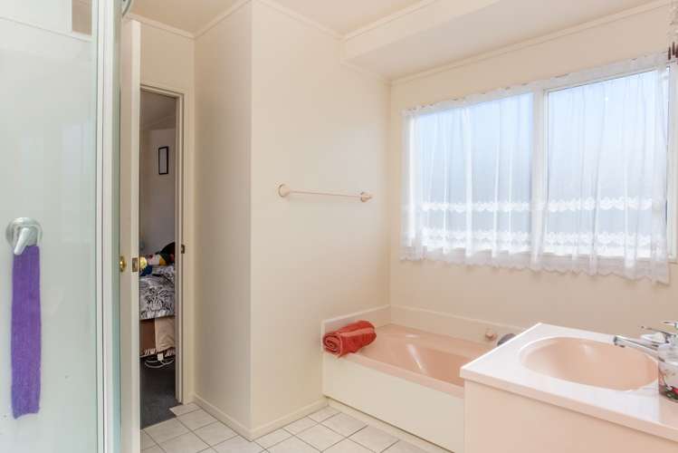 11 Skybird Place Glen Eden_10