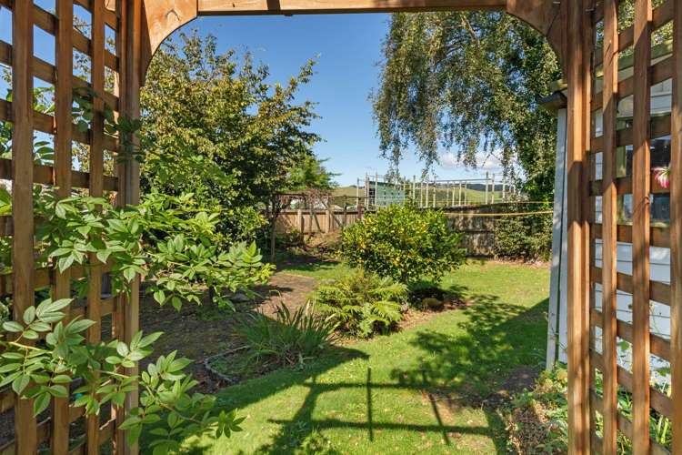 15 Gem Street Pukehangi_16