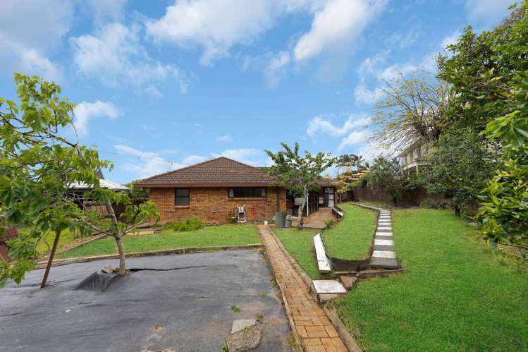 25 Lexington Drive Botany Downs_22