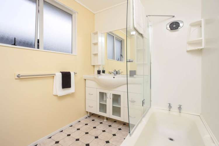 2/72 Portage Road New Lynn_9