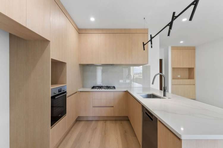 23 Karaka Village Parade Karaka_11