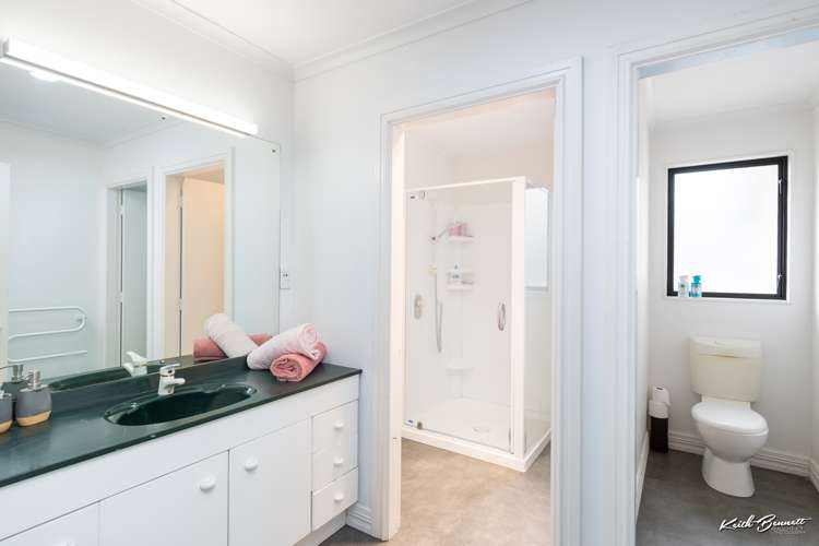 29 Clearwater Terrace Brown Owl_25