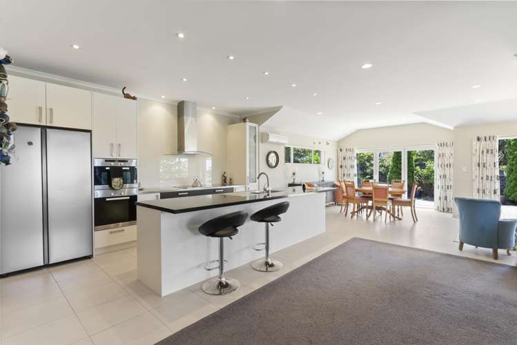 92 West Hoe Heights Orewa_1